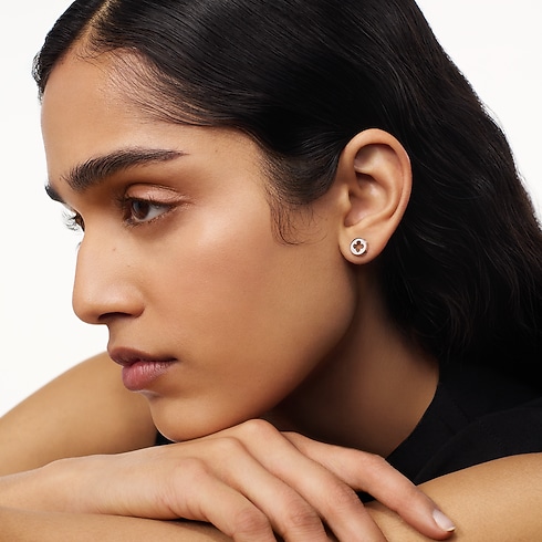 Categories All Fine Jewelry Empreinte Ear Studs, White Gold | Louis Vuitton ® (Product zoom)