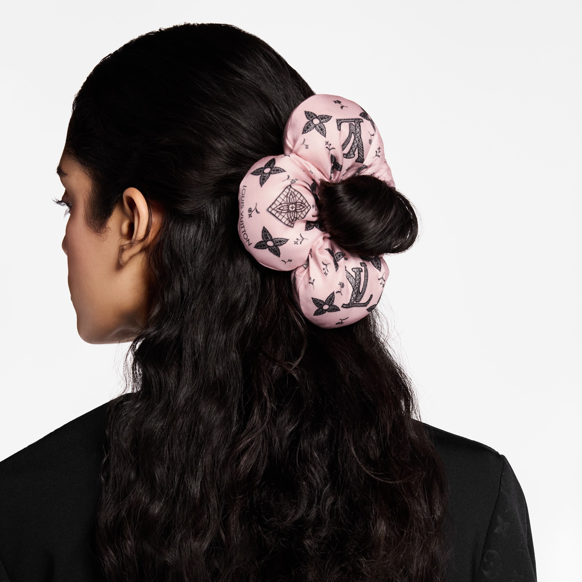 S00 Accessories Hair Accessories Fleur Ronde Scrunchy | Louis Vuitton ® (Product zoom)