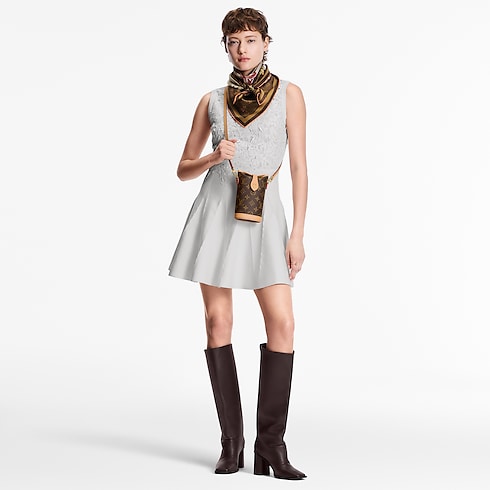 Monogram Small Leather Goods All Small Leather Goods Fold Me Pouch | Louis Vuitton ® (Product zoom)