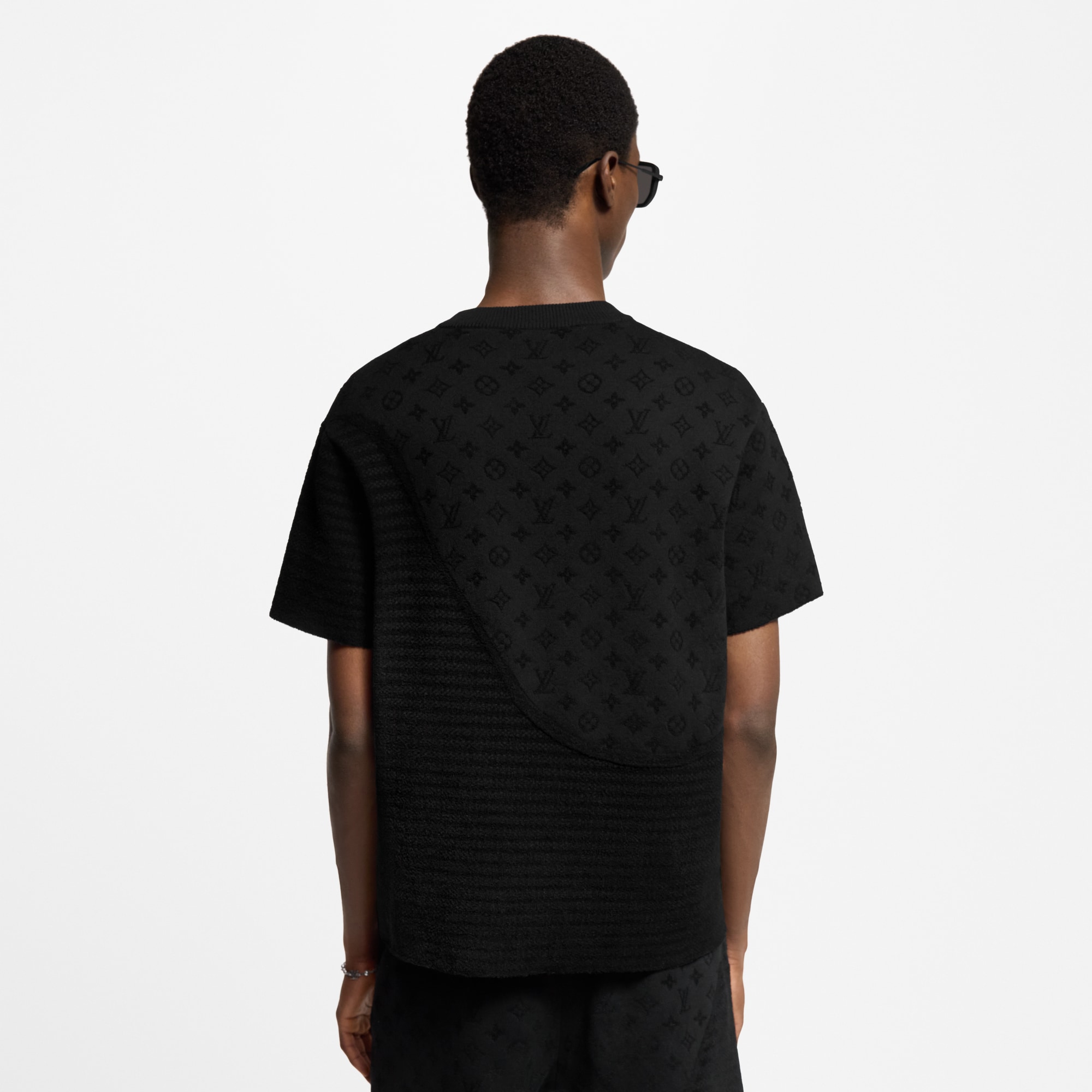  Ready-to-Wear All Ready-to-Wear Graphic Jacquard Short-Sleeved Crewneck | Louis Vuitton ® (Product zoom)