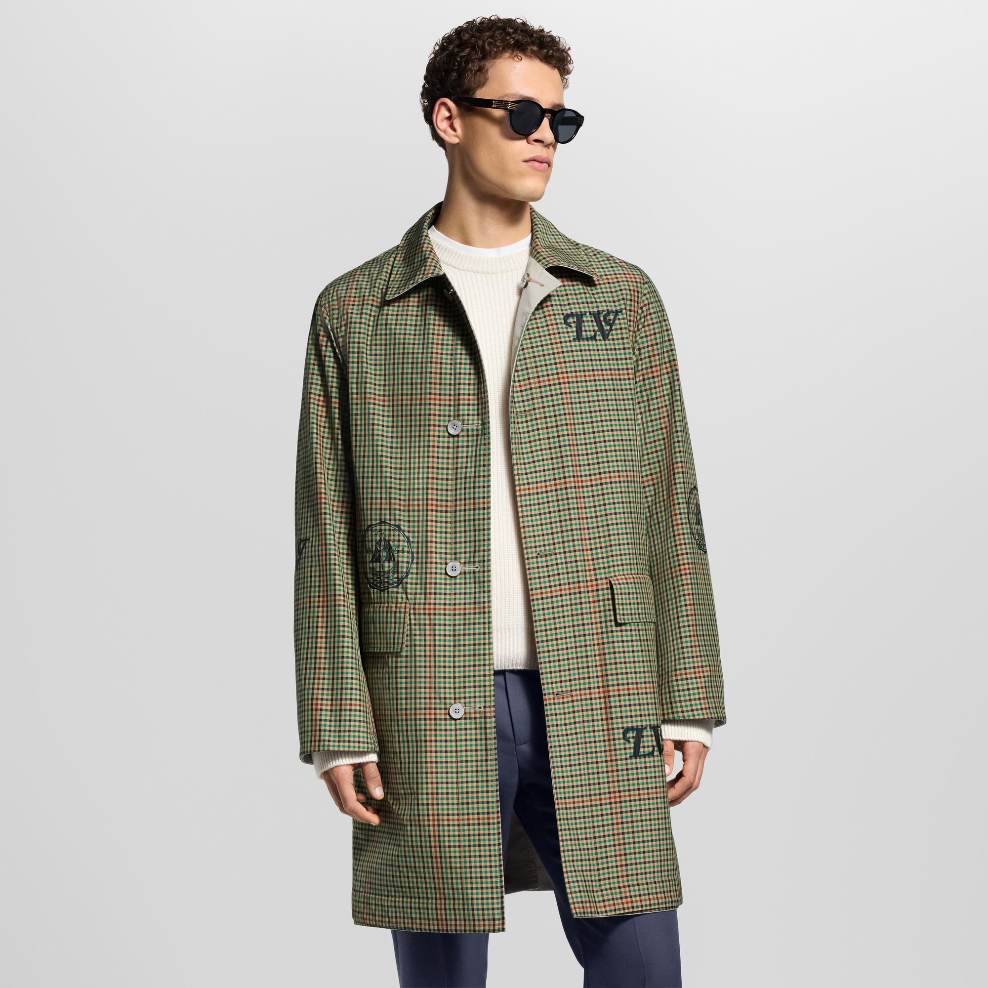  Ready-to-Wear Coats and Outerwear Graphic Reversible Raincoat | Louis Vuitton ® (Product zoom)
