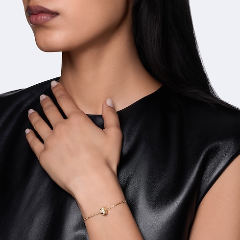 Categories Bracelets Le Damier de Louis Vuitton Chain Bracelet, Yellow Gold and Diamonds | Louis Vuitton ® (Product zoom)