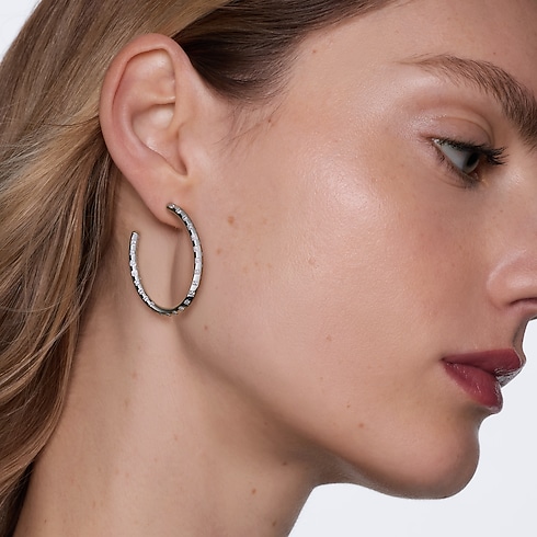 Categories Earrings Le Damier de Louis Vuitton Large Hoops, White Gold and Diamonds | Louis Vuitton ® (Product zoom)