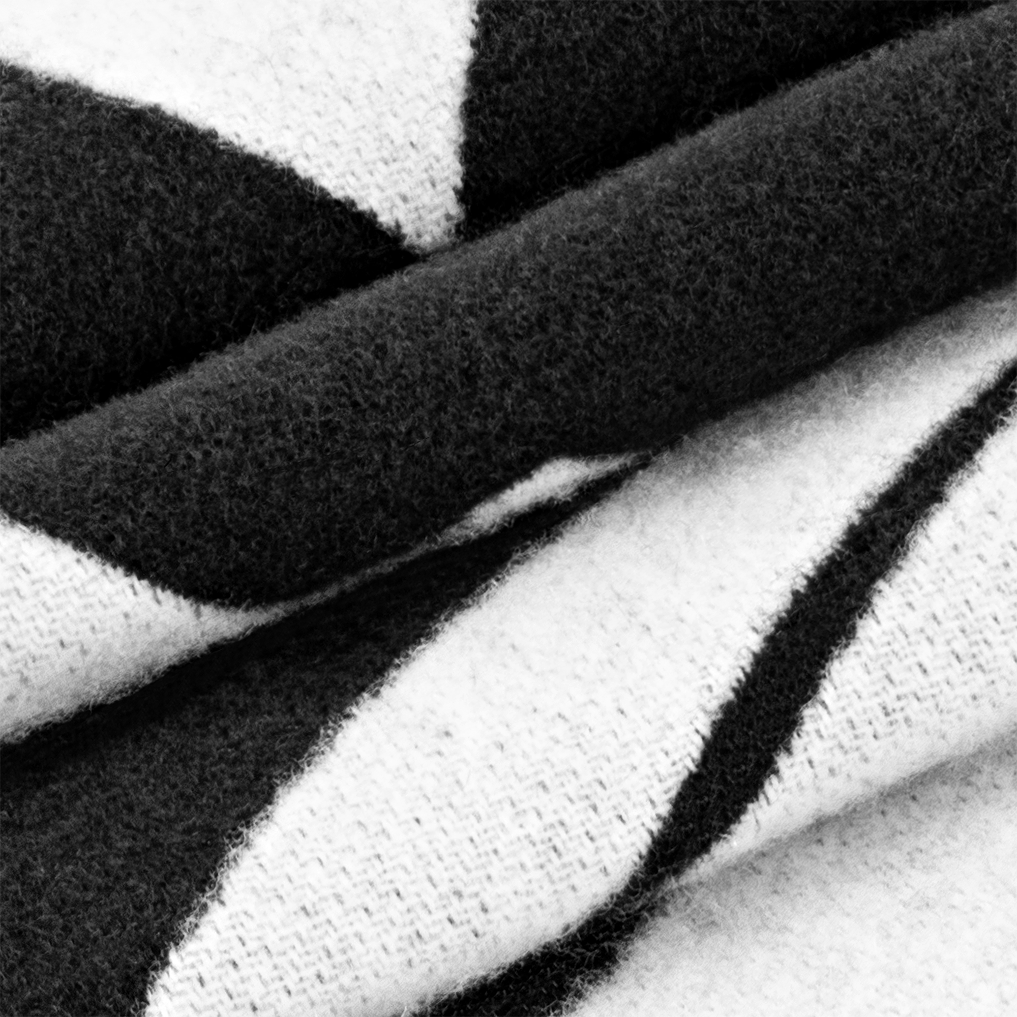 S00 Accessories Scarves  Lock And Keys Scarf | Louis Vuitton ® (Product zoom)