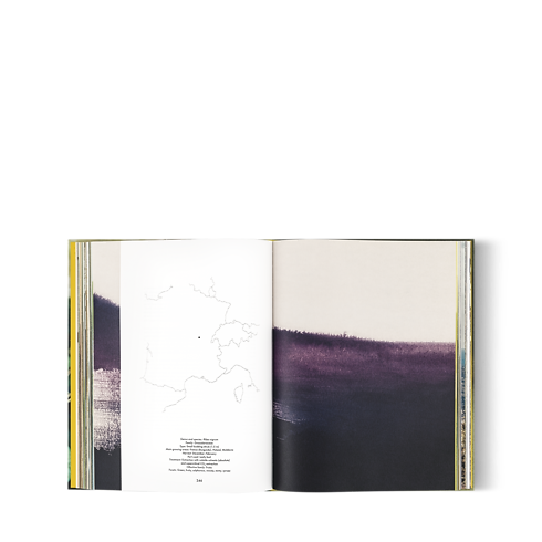 Livres Beaux Livres Louis Vuitton : Atlas des parfums, version anglaise | Louis Vuitton ® (Zoom produit)