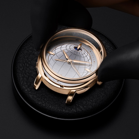 All Watches } Louis Vuitton Escale Twin Zone, Automatic, 41mm, Platinum and diamonds | Louis Vuitton ®