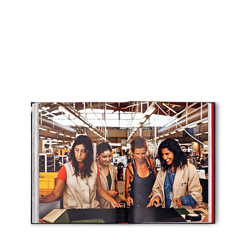 Library Hard Cover Books Louis Vuitton Manufactures | Louis Vuitton ® (Product zoom)