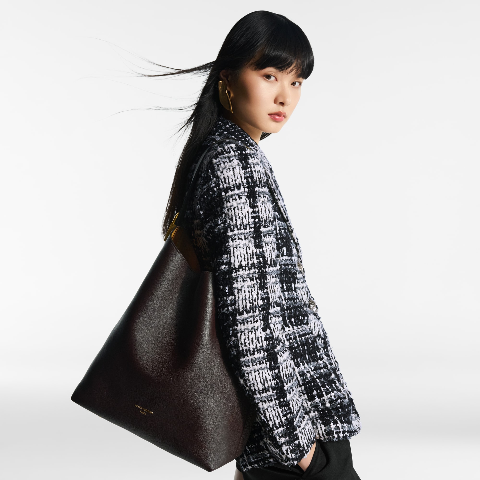 Low Key Handbags All Handbags Low Key Hobo MM | Louis Vuitton ® (Product zoom)