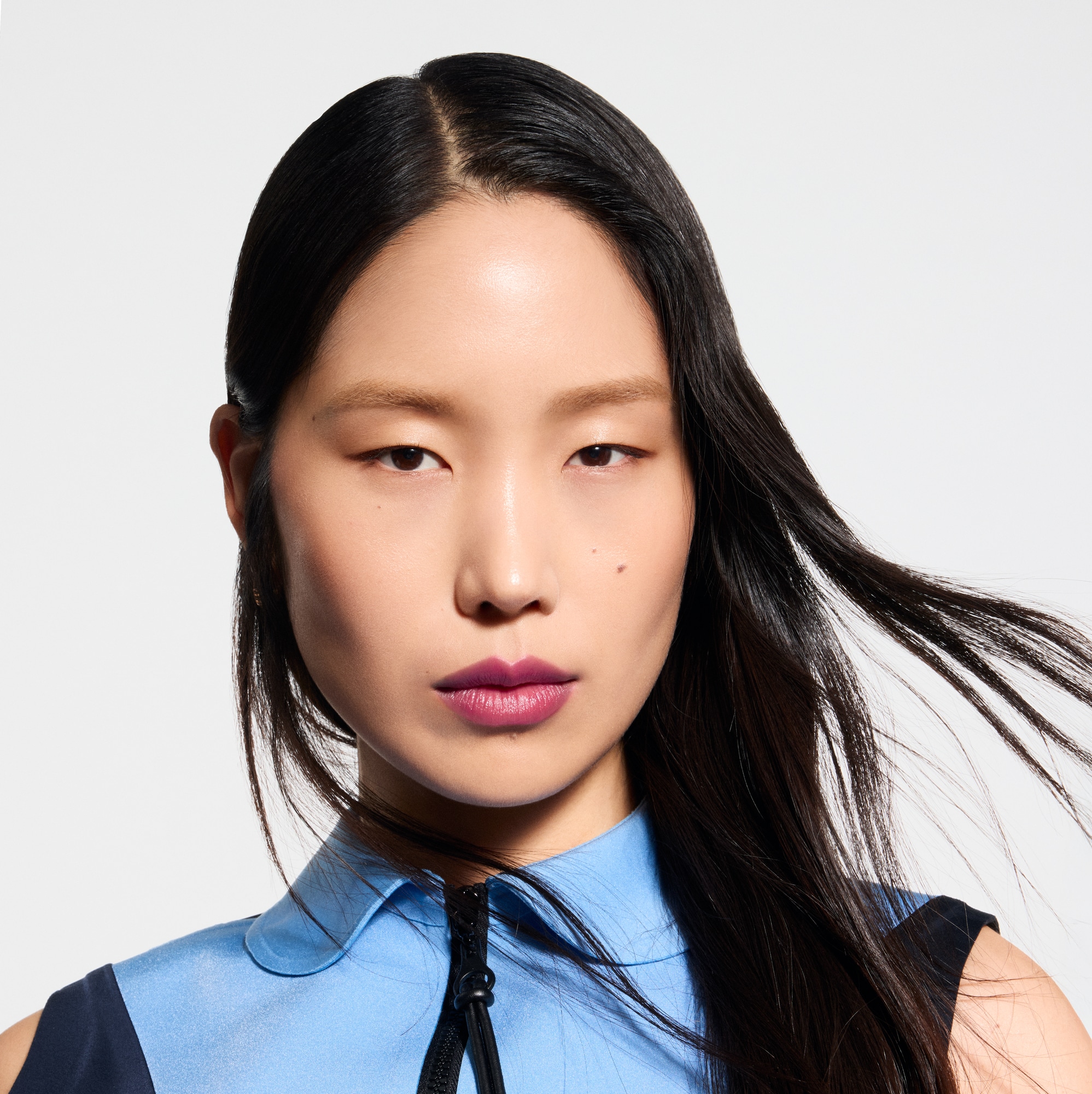  Lips } LV Baume - Lip Balm | Louis Vuitton ® (Product zoom)