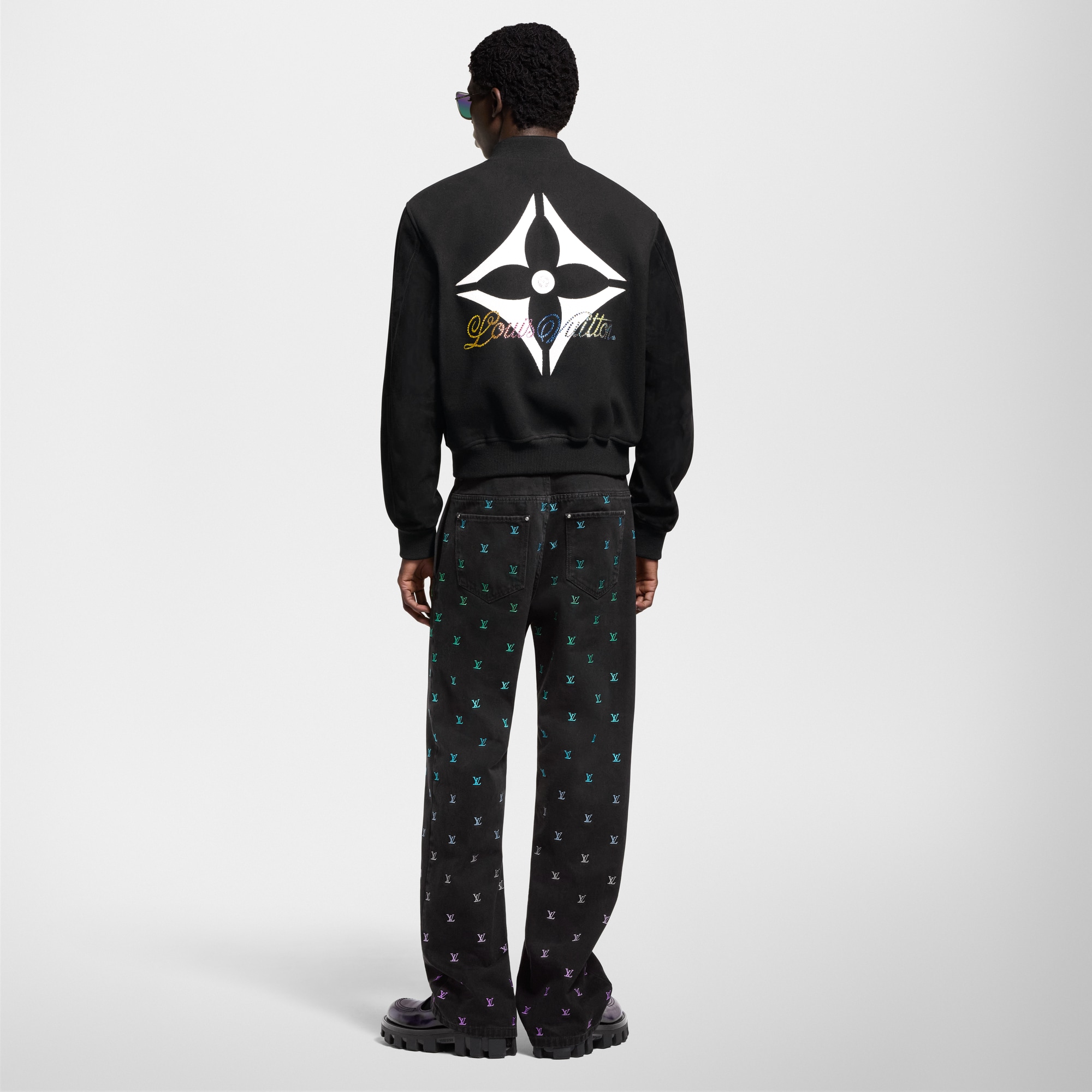  Ready-to-Wear Denim LV Blason Gradient Embroidered Denim Skate Pants | Louis Vuitton ® (Product zoom)