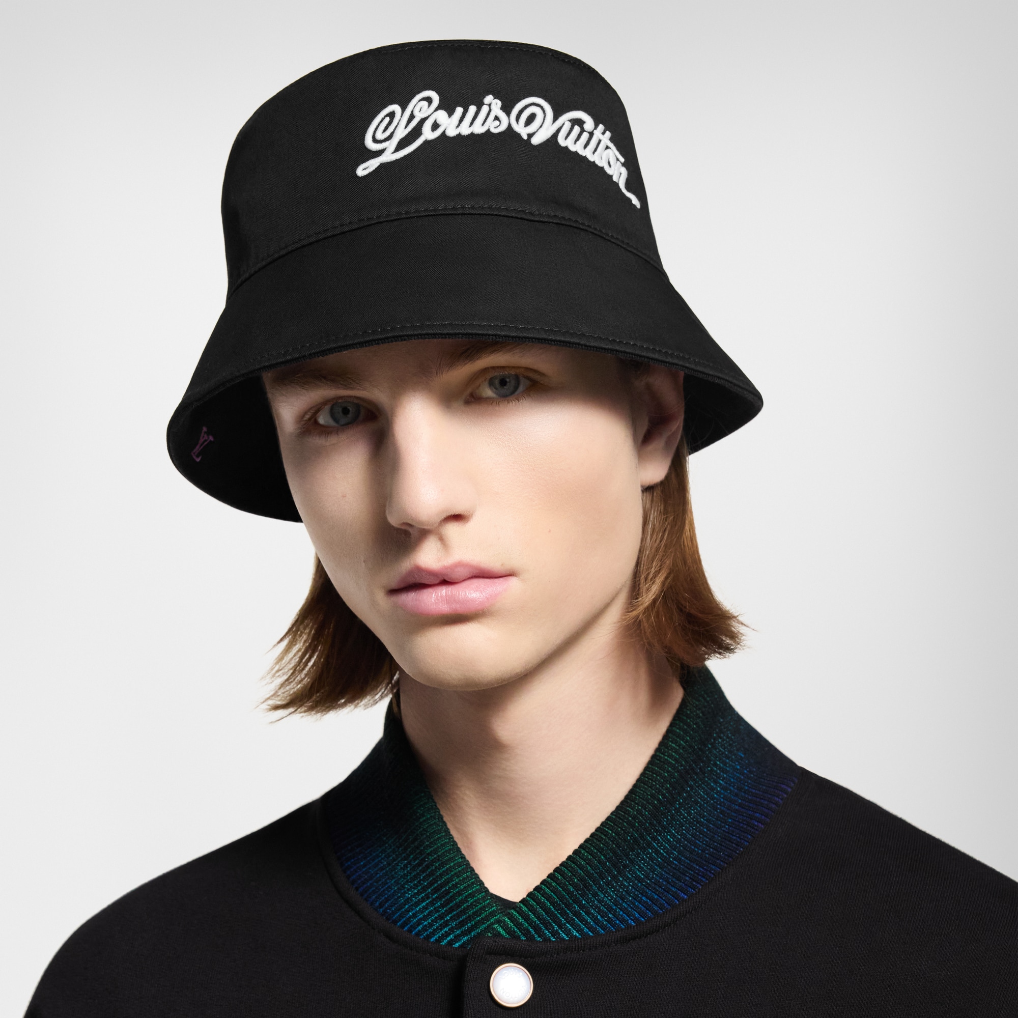 S00 Accessories Hats, Beanies and Gloves LV Blason Shading Denim Reversible Bucket Hat | Louis Vuitton ® (Product zoom)