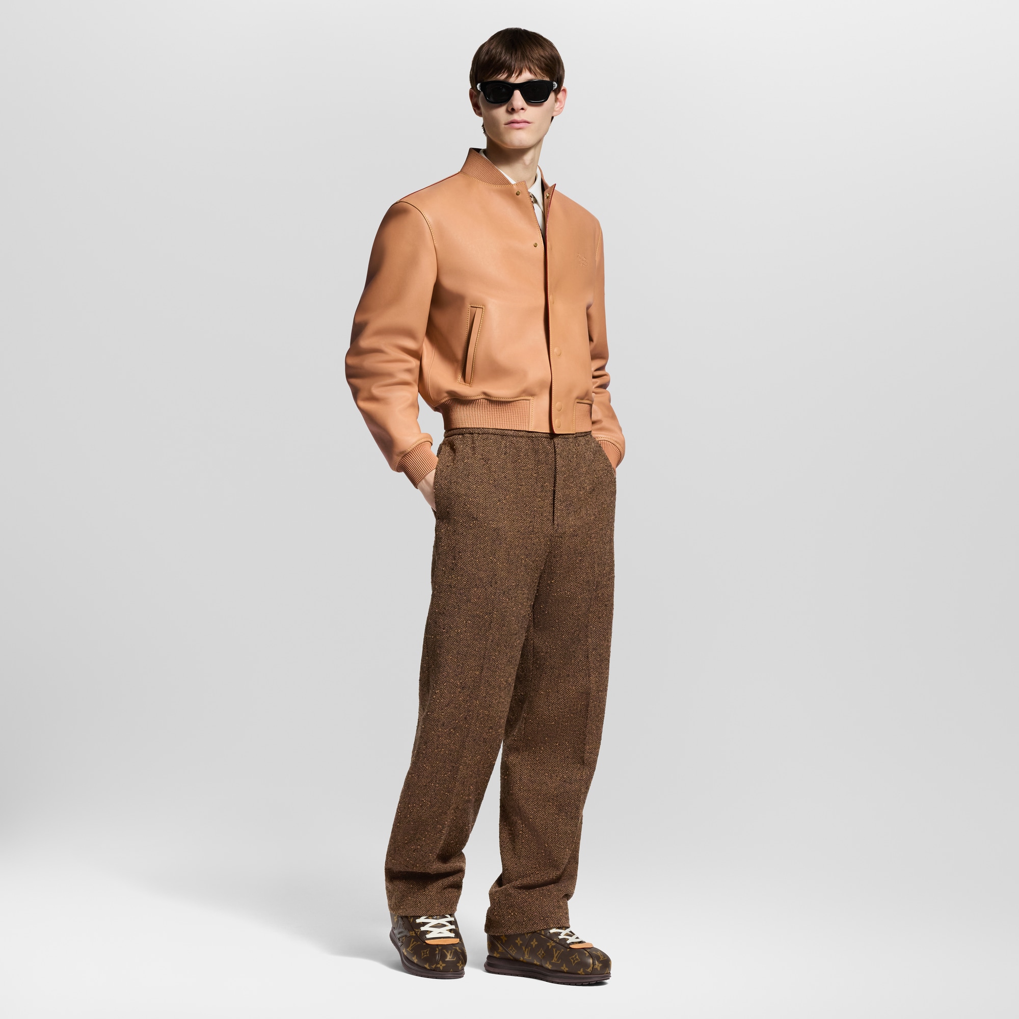  Shoes Sneakers LV BUTTERSOFT Sneaker | Louis Vuitton ® (Product zoom)