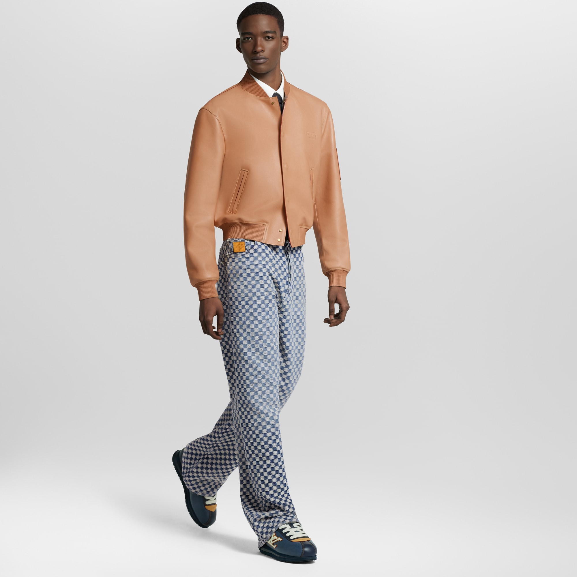  Shoes Sneakers LV BUTTERSOFT Sneaker | Louis Vuitton ® (Product zoom)