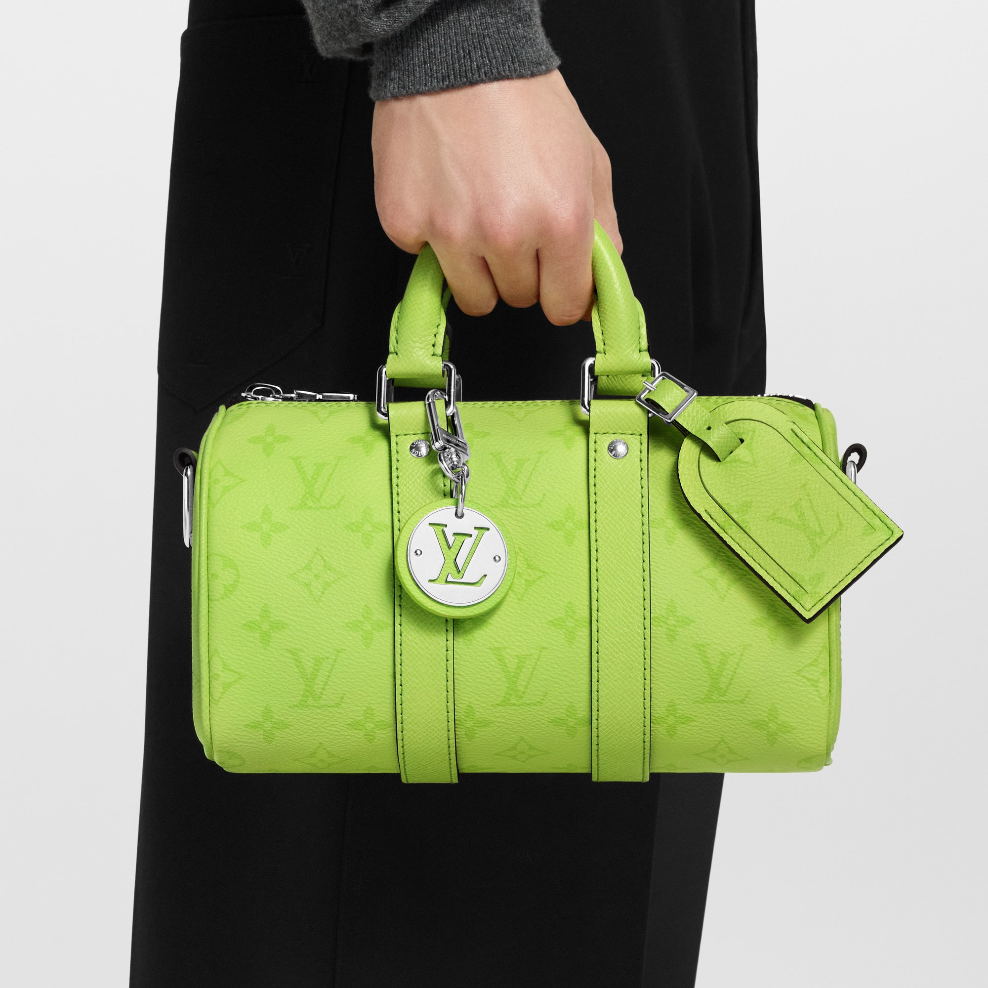 S00 Accessories Key Holders and Bag Charms LV Circle Key Holder and Bag Charm | Louis Vuitton ® (Product zoom)