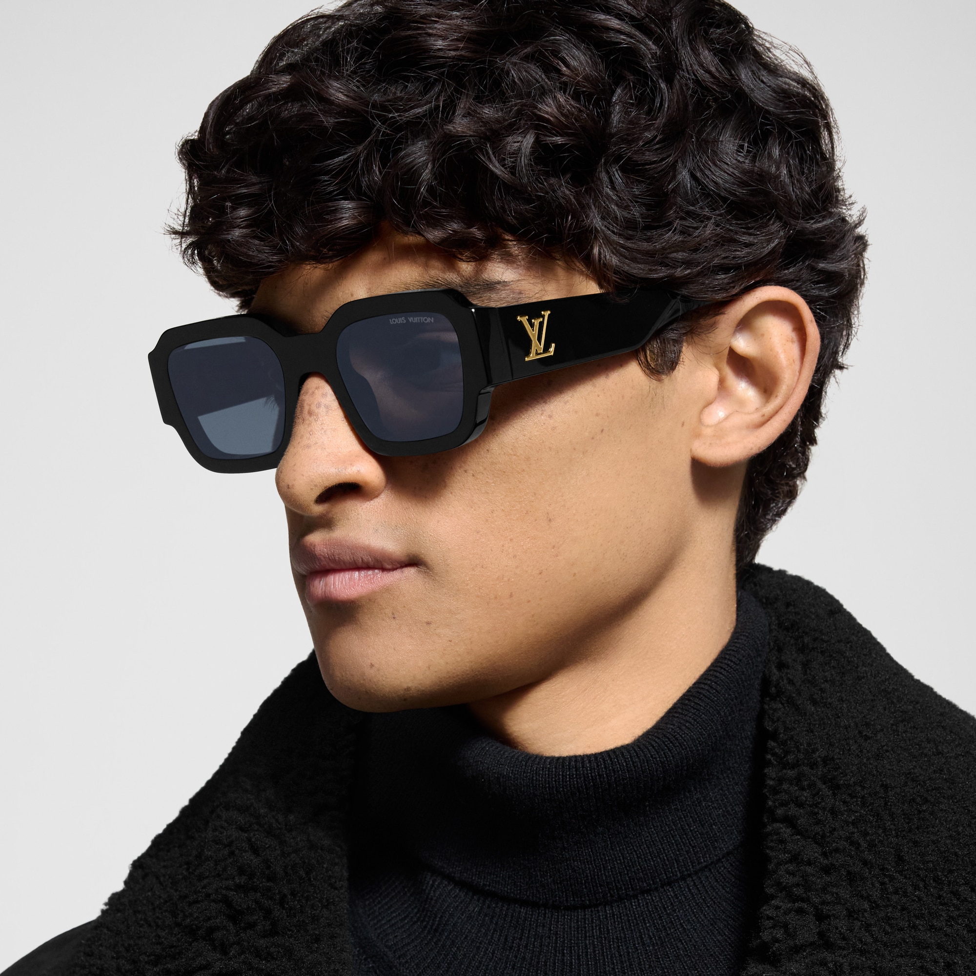 S00 Accessories Sunglasses LV Clash Round Square Sunglasses | Louis Vuitton ® (Product zoom)