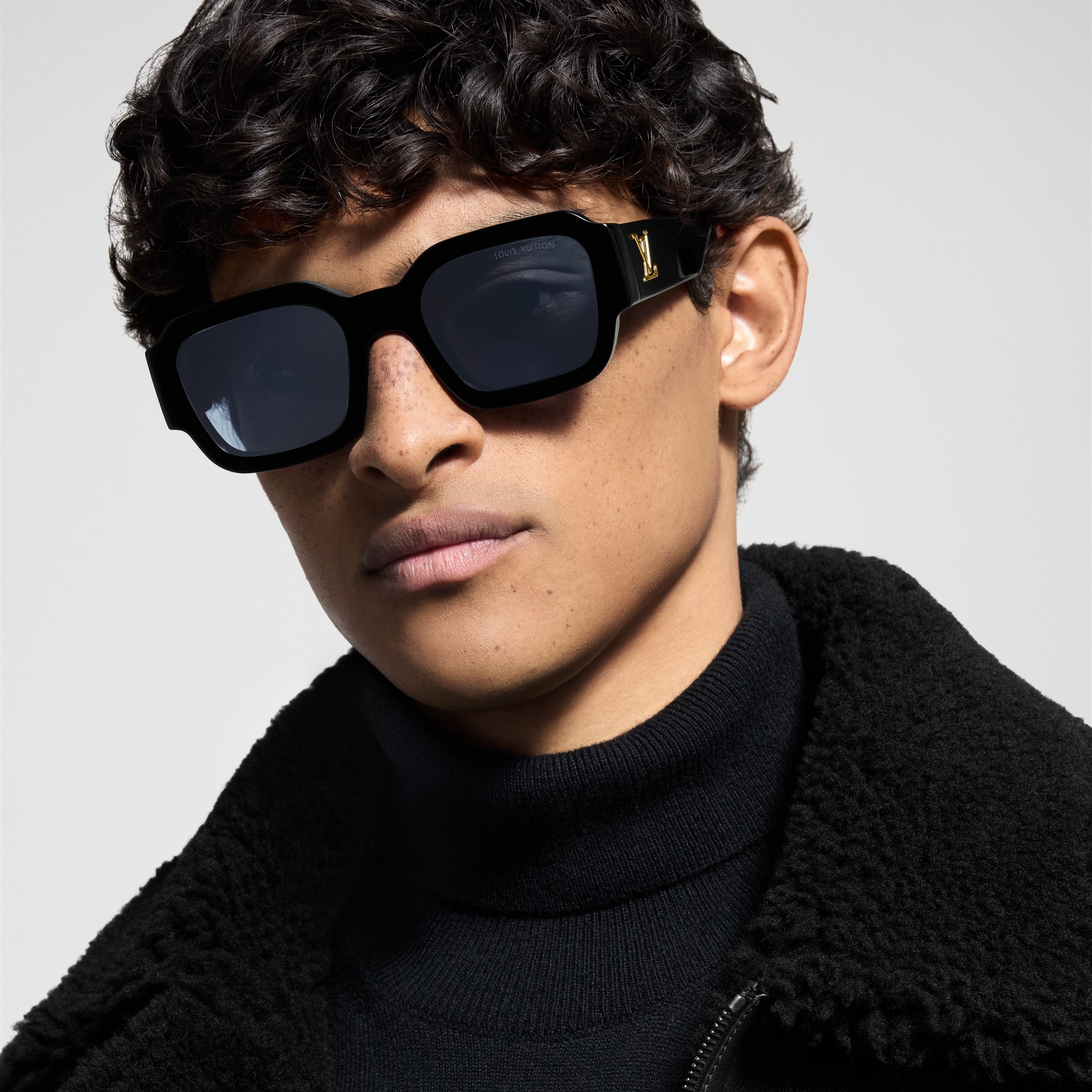 S00 Accessories Sunglasses LV Clash Round Square Sunglasses | Louis Vuitton ® (Product zoom)