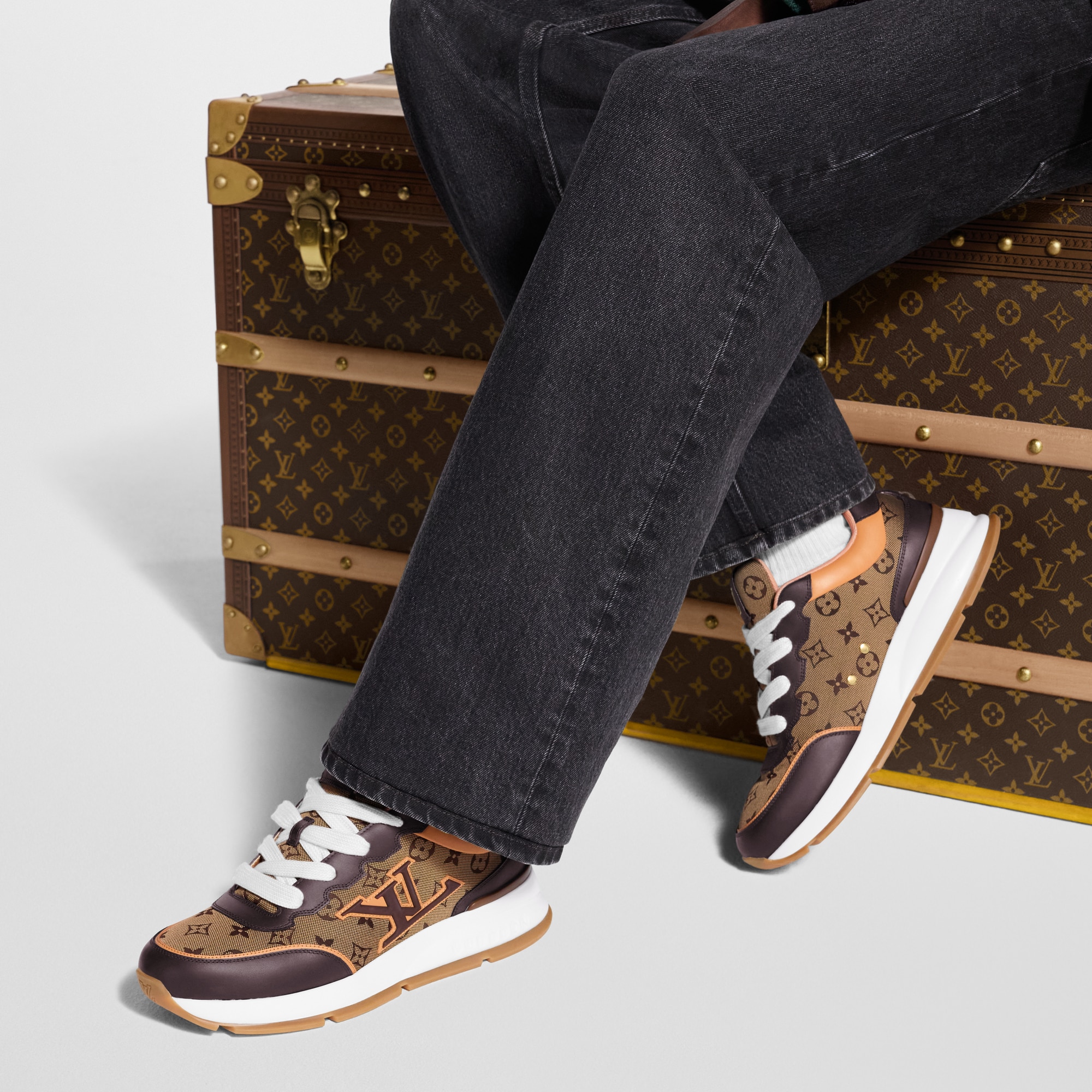  Shoes Sneakers LV Classic Sneaker | Louis Vuitton ® (Product zoom)