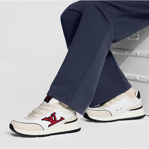 Shoes Sneakers LV Classic Sneaker | Louis Vuitton ® (Product zoom)