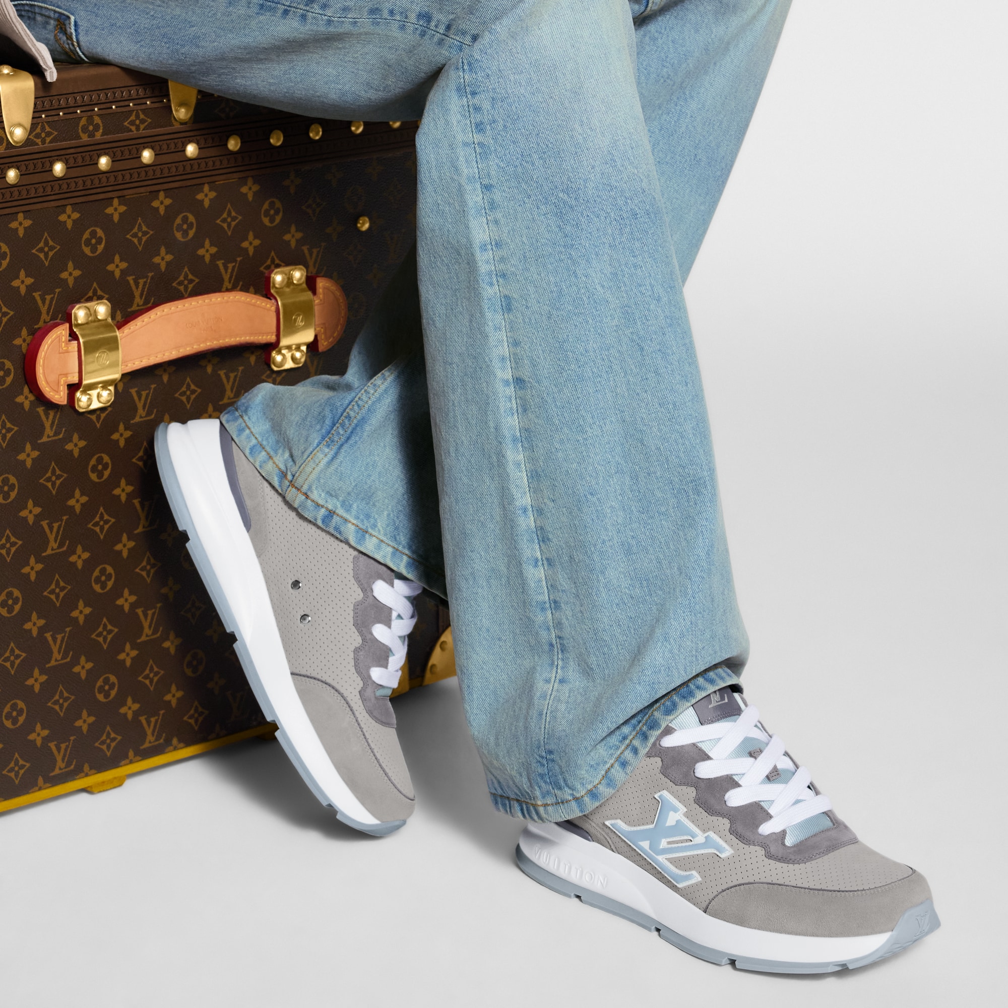  Shoes Sneakers LV Classic Sneaker | Louis Vuitton ® (Product zoom)