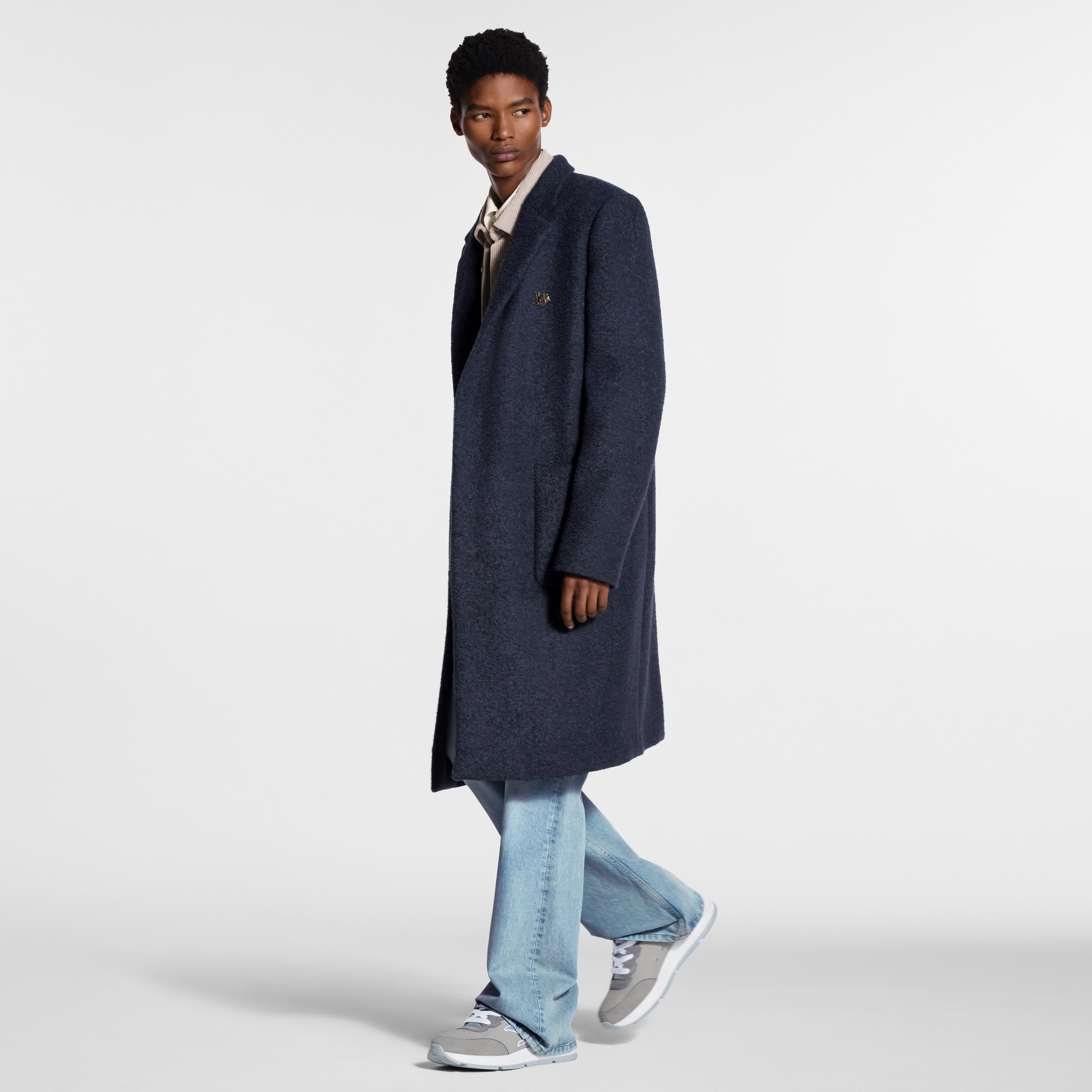  Shoes Sneakers LV Classic Sneaker | Louis Vuitton ® (Product zoom)