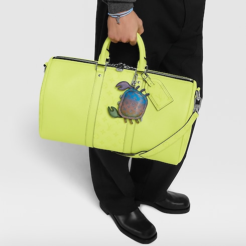 S00 Accessories Key Holders and Bag Charms LV Crab Bag Charm | Louis Vuitton ® (Product zoom)