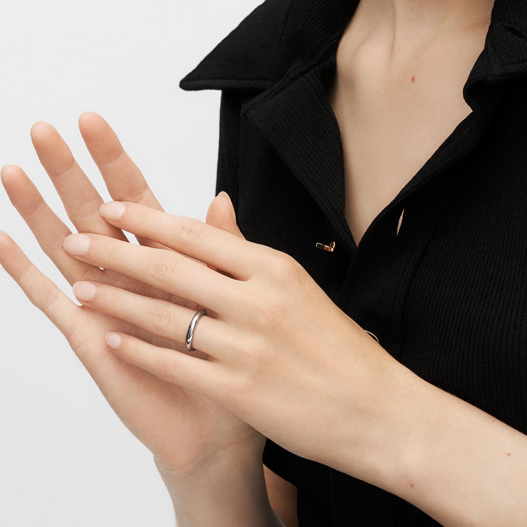  Categories Wedding Bands LV Diamonds 3mm Wedding Band, Platinum | Louis Vuitton ® (Product zoom)