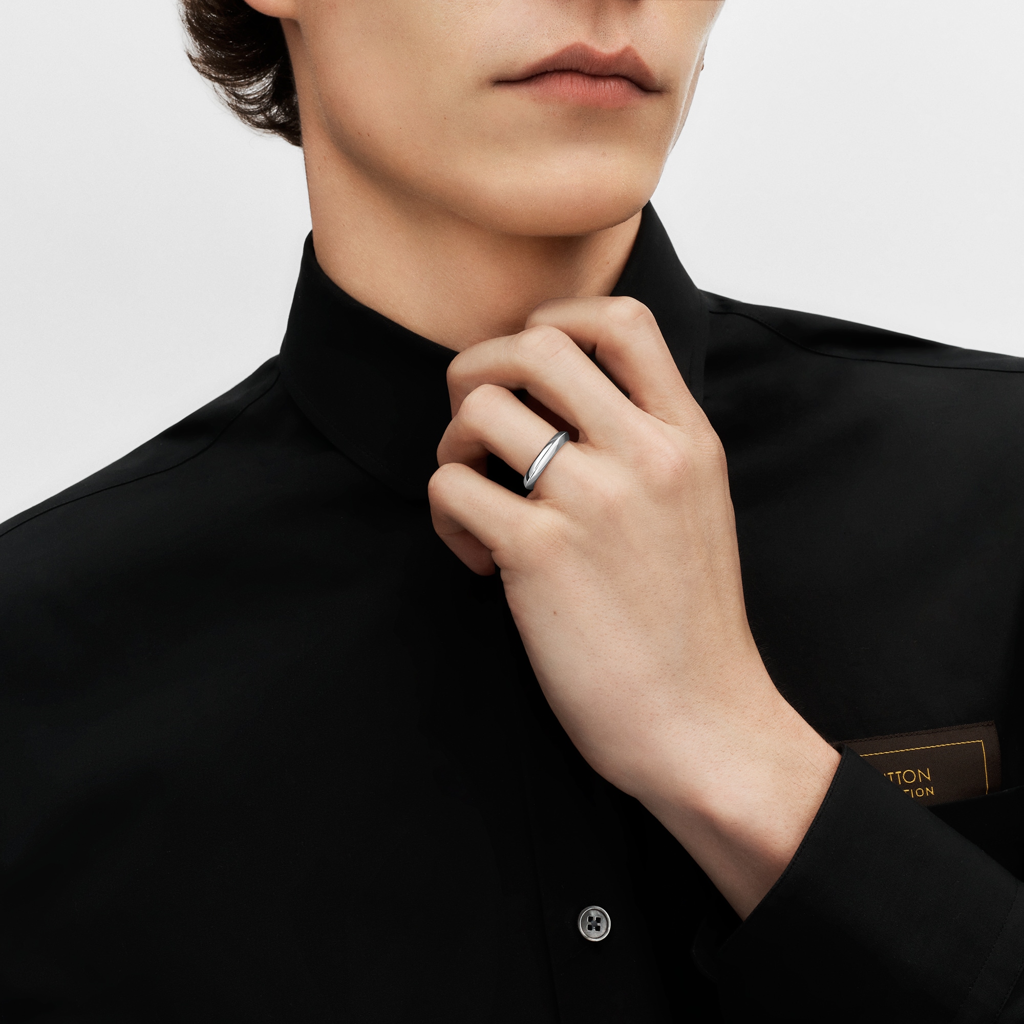  Categories Wedding Bands LV Diamonds 4mm Wedding Band, Platinum | Louis Vuitton ® (Product zoom)