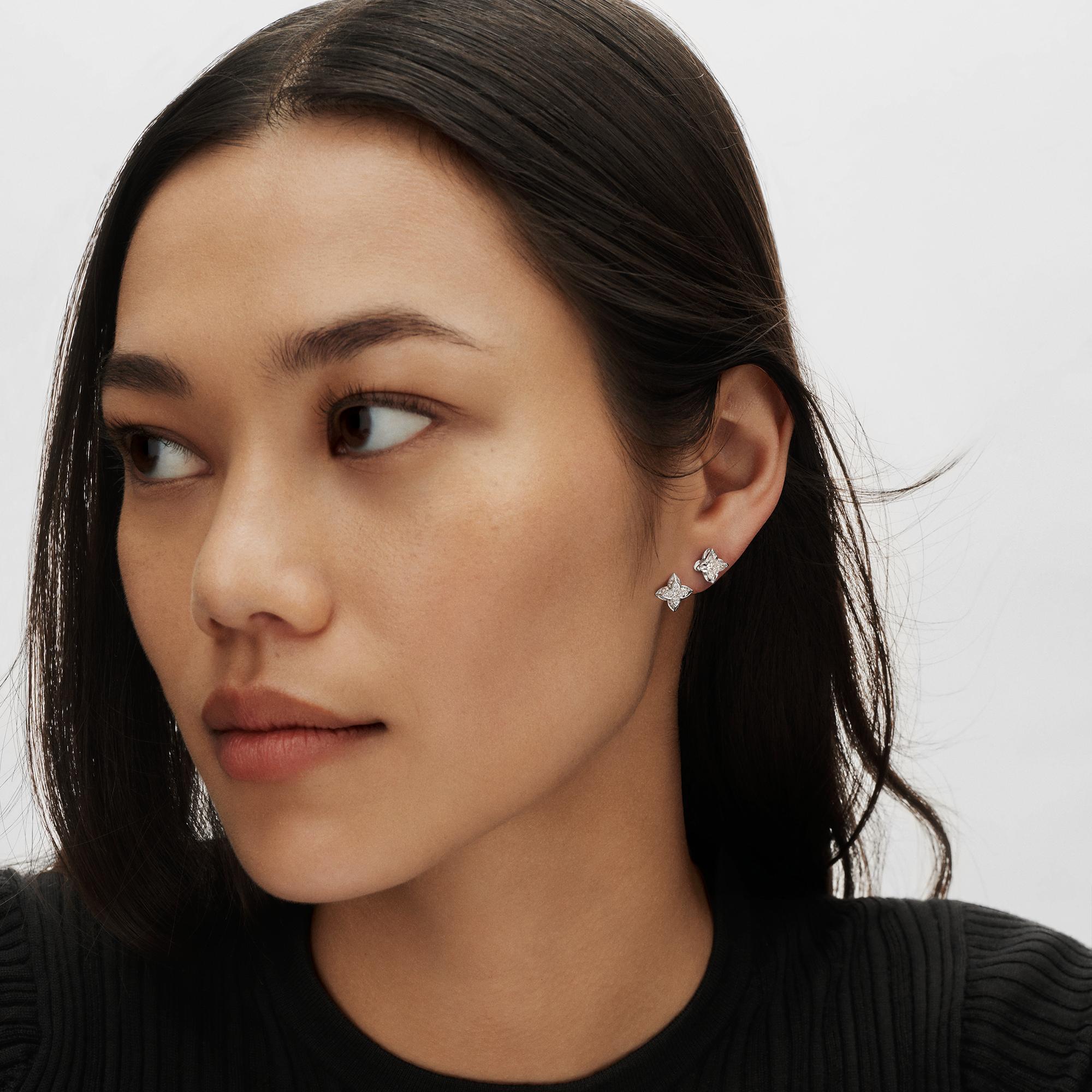  Collections LV Diamonds LV Diamonds Double Stud, Round Brilliant cut - per unit | Louis Vuitton ® (Product zoom)