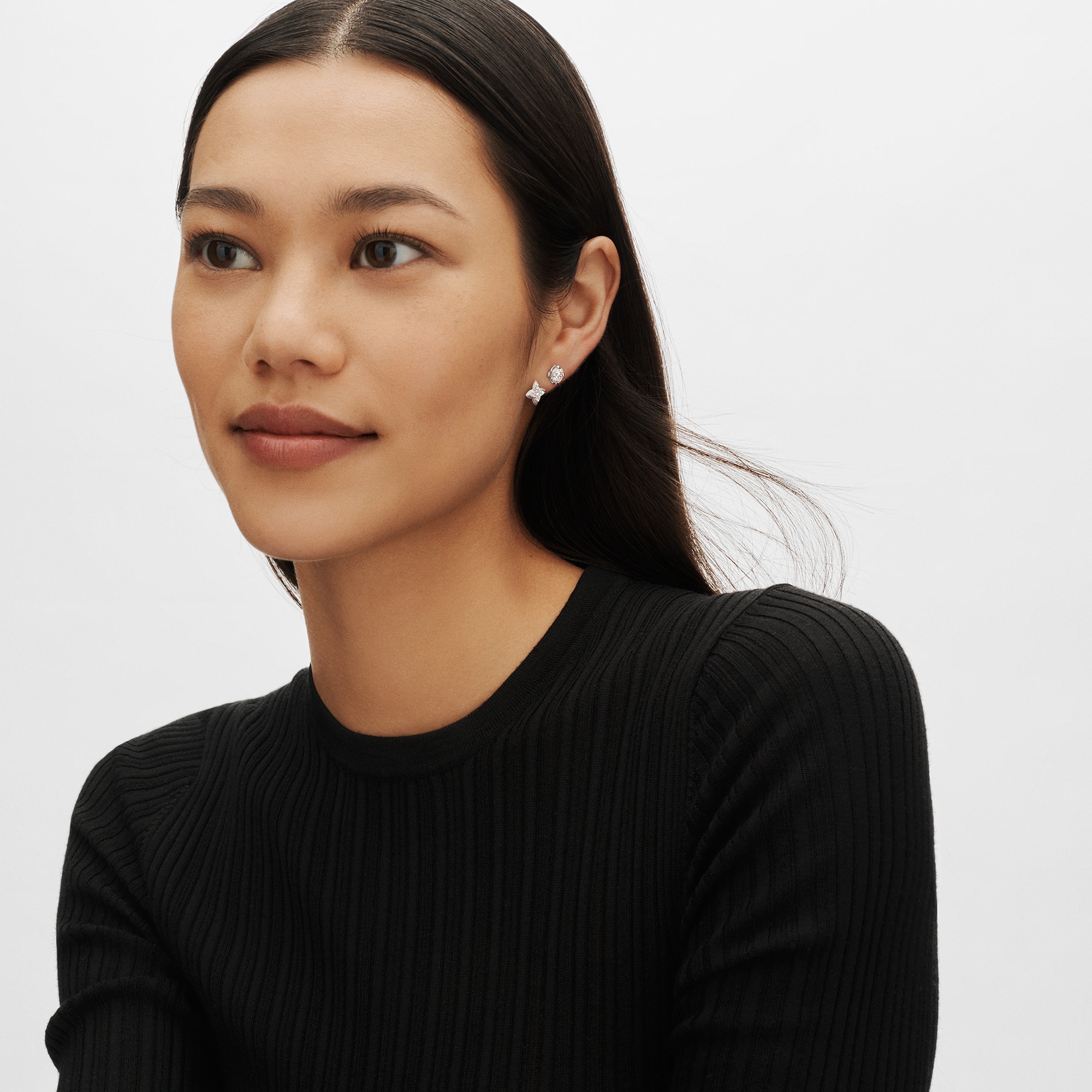  Collections LV Diamonds LV Diamonds Double Stud, Round Brilliant cut - per unit | Louis Vuitton ® (Product zoom)