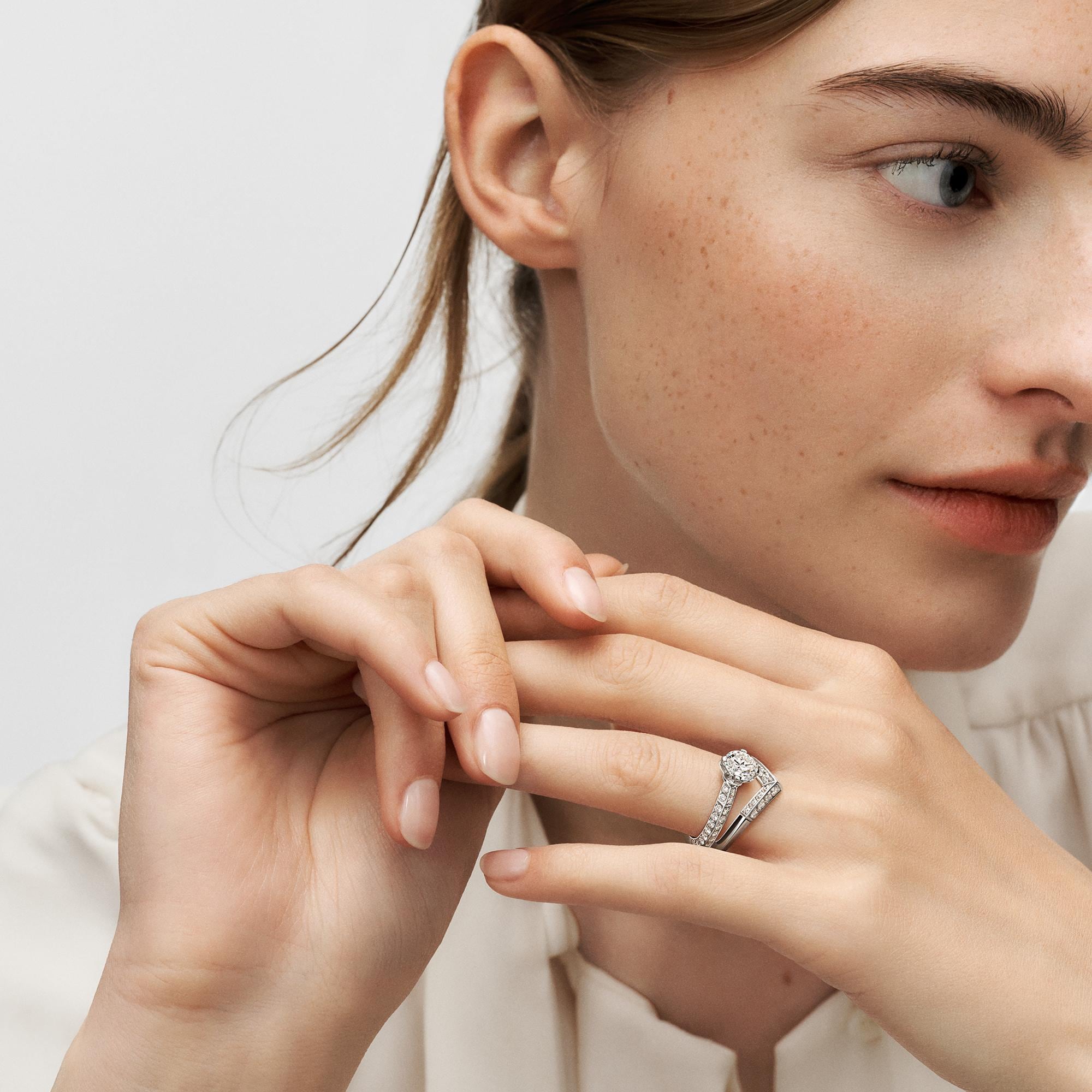  Collections LV Diamonds LV Diamonds Pavé Solitaire, Round Brilliant cut | Louis Vuitton ® (Product zoom)