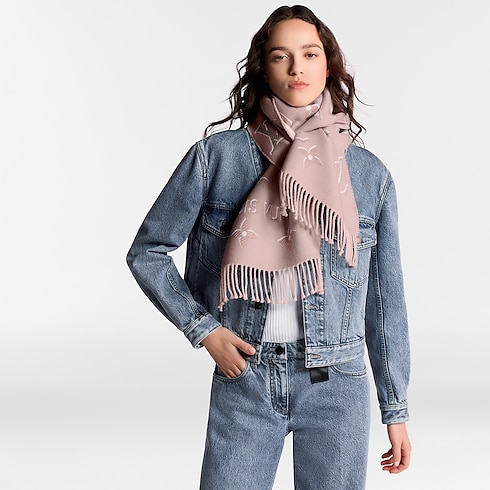 S00 Accessories Scarves LV Essential Shine Scarf | Louis Vuitton ® (Product zoom)