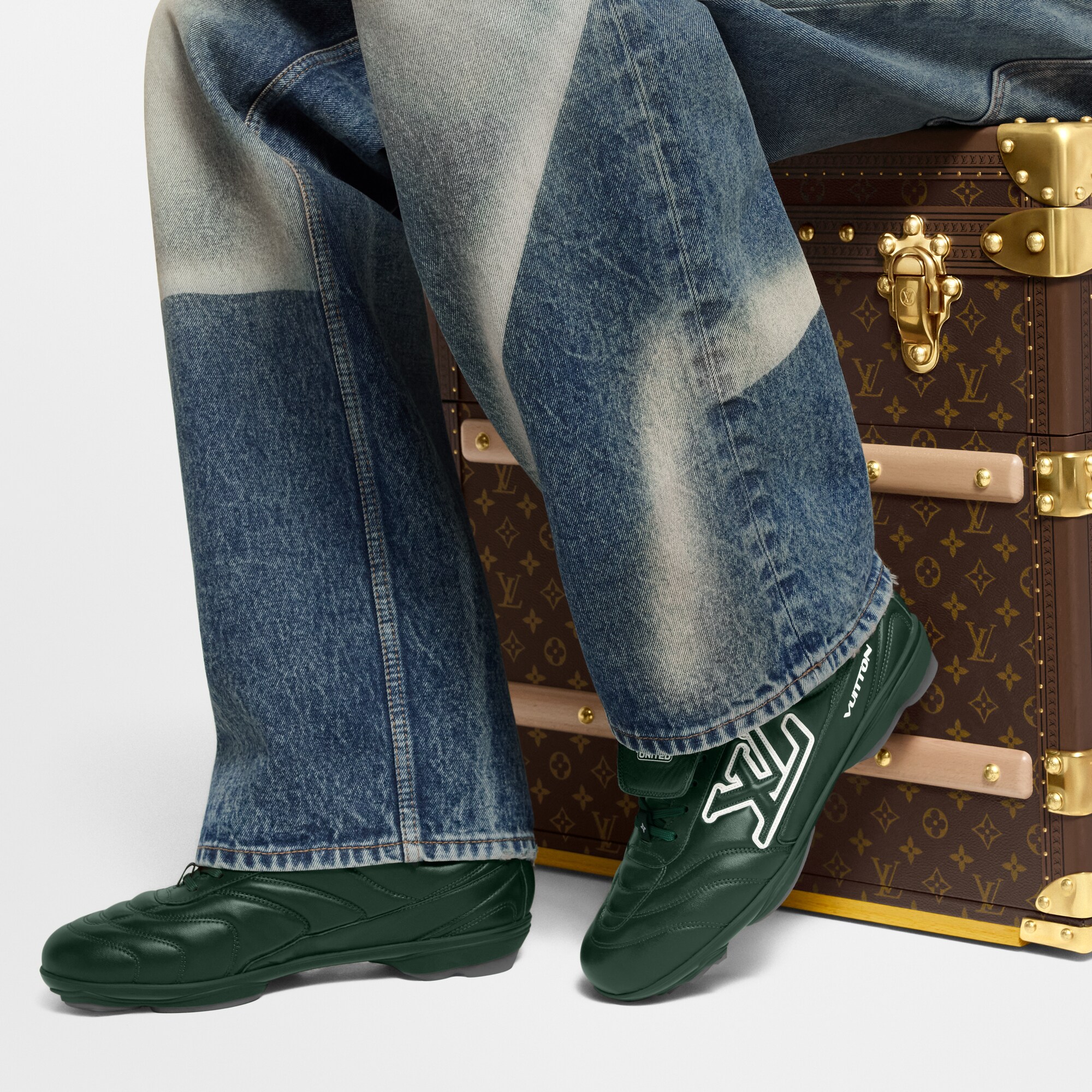  Shoes Sneakers LV Footprint Soccer Sneaker | Louis Vuitton ® (Product zoom)