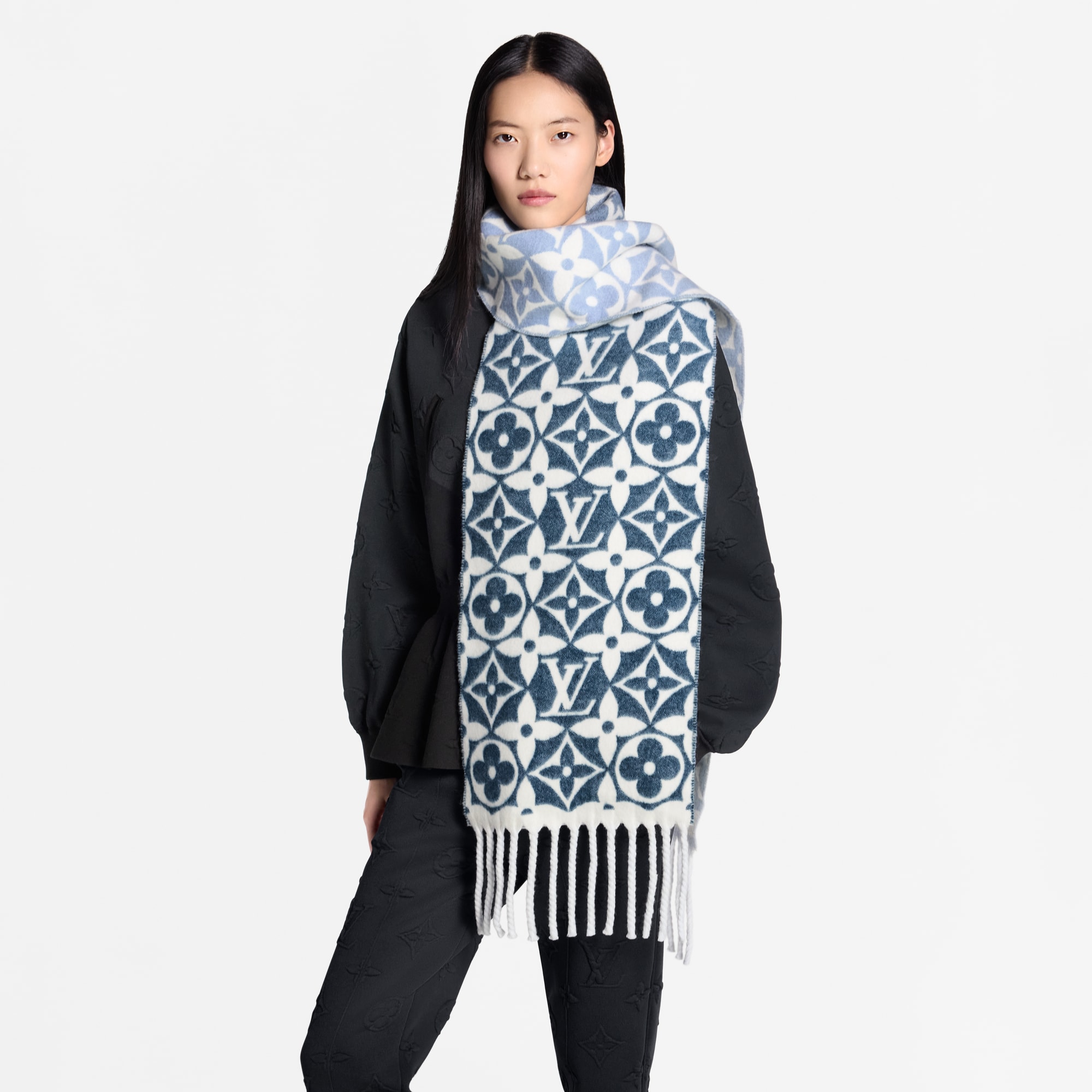 S00 Accessories Scarves  LV Frosty Gradient Scarf | Louis Vuitton ® (Product zoom)