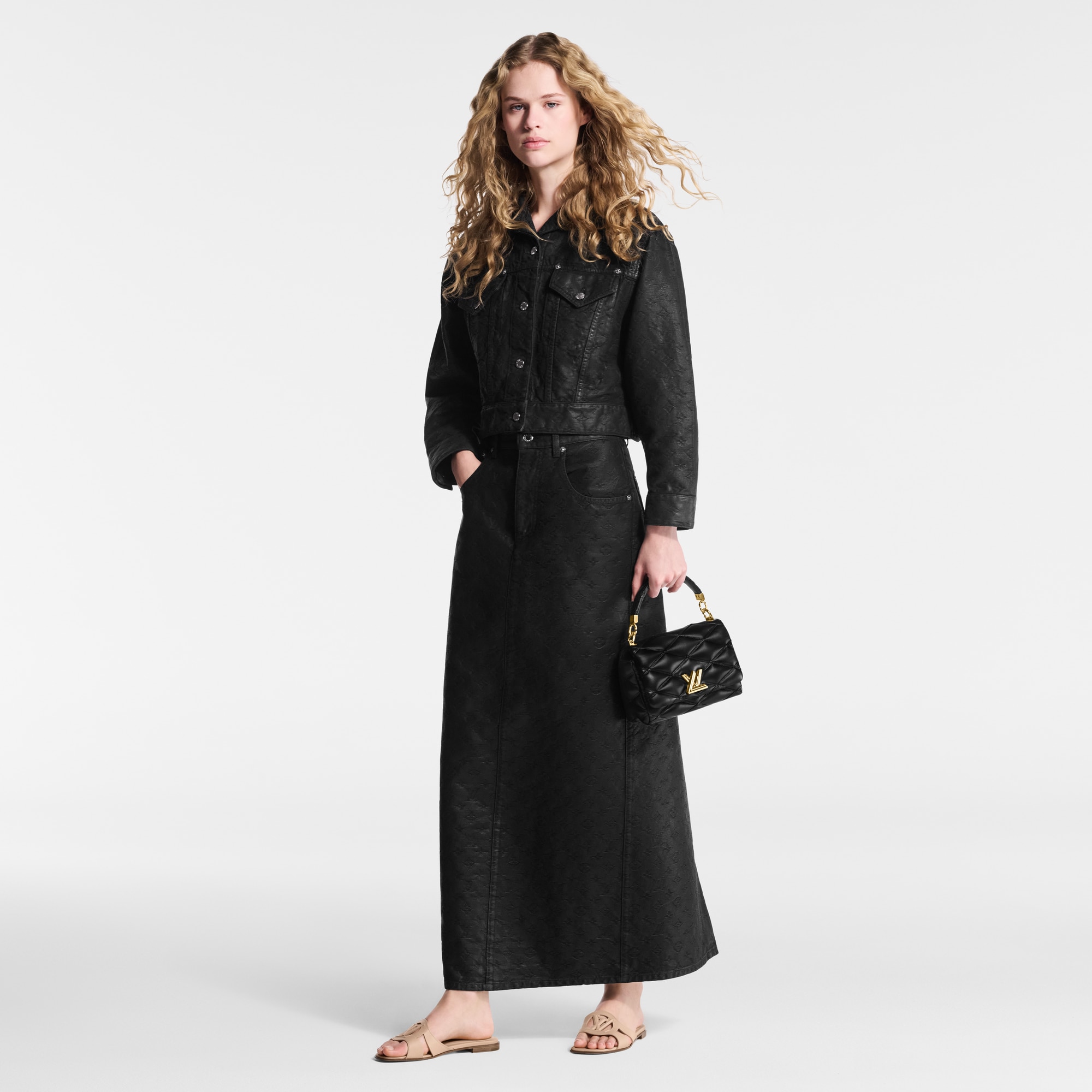  Shoes Mules and Slides LV Isola Flat Mule | Louis Vuitton ® (Product zoom)