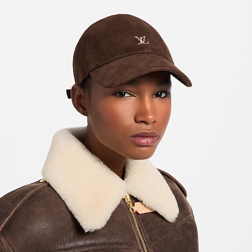 S00 Accessories Hats and Gloves LV League Suede Cap | Louis Vuitton ® (Product zoom)