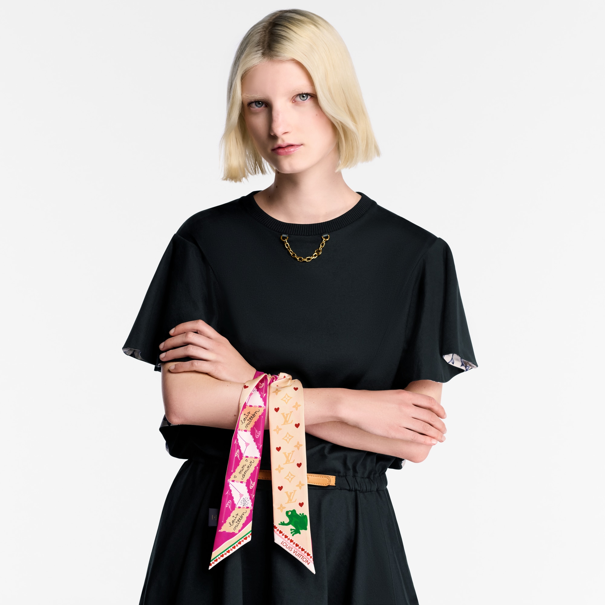 S00 Accessories Silk Squares and Bandeaus  LV Love Letters BB Bandeau | Louis Vuitton ® (Product zoom)