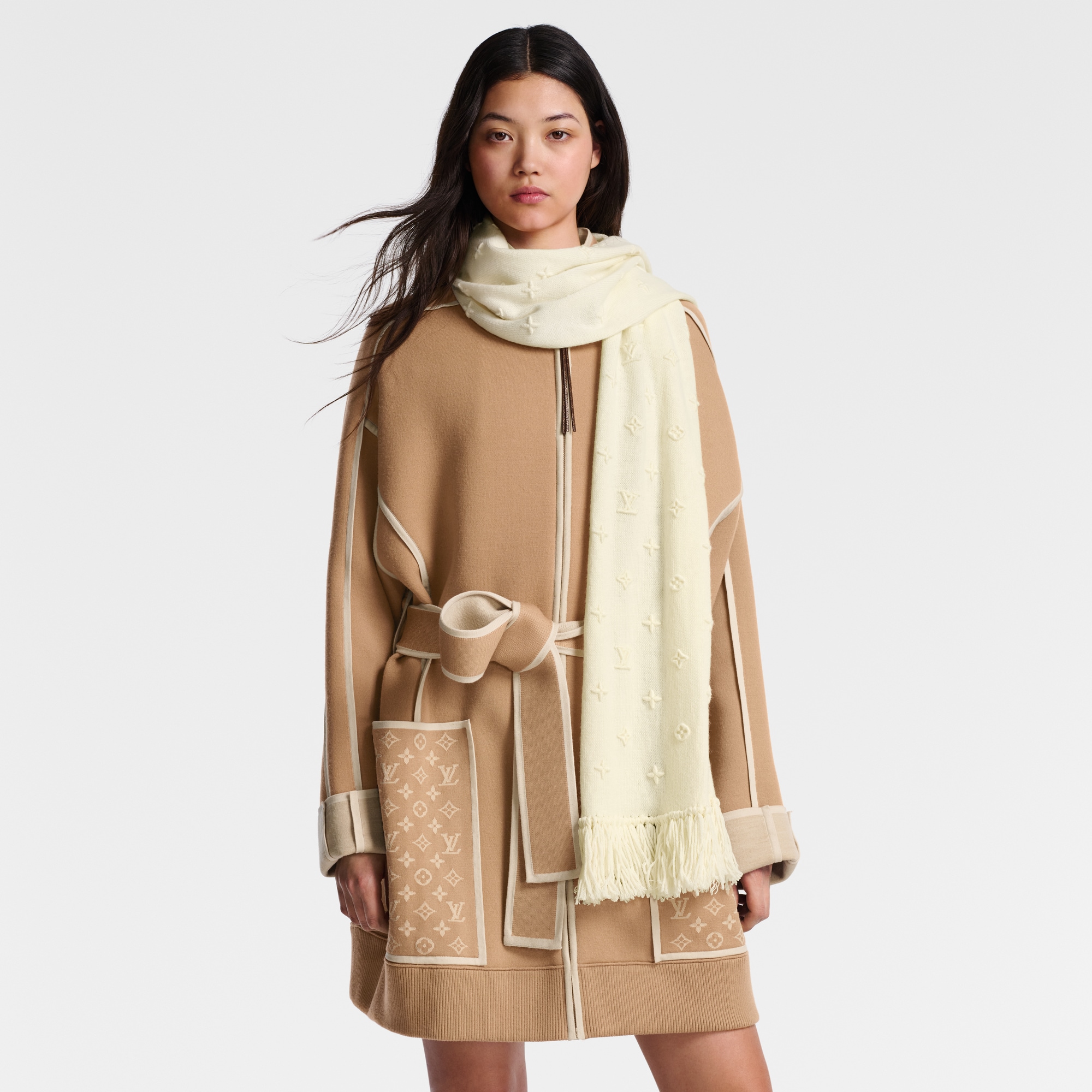 S00 Accessories Scarves  LV Monogram 3D Scarf | Louis Vuitton ® (Product zoom)