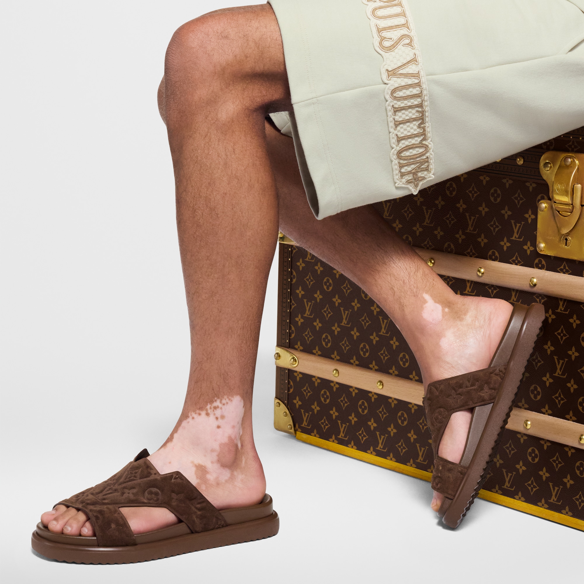  Shoes Sandals LV Oasis Mule | Louis Vuitton ® (Product zoom)