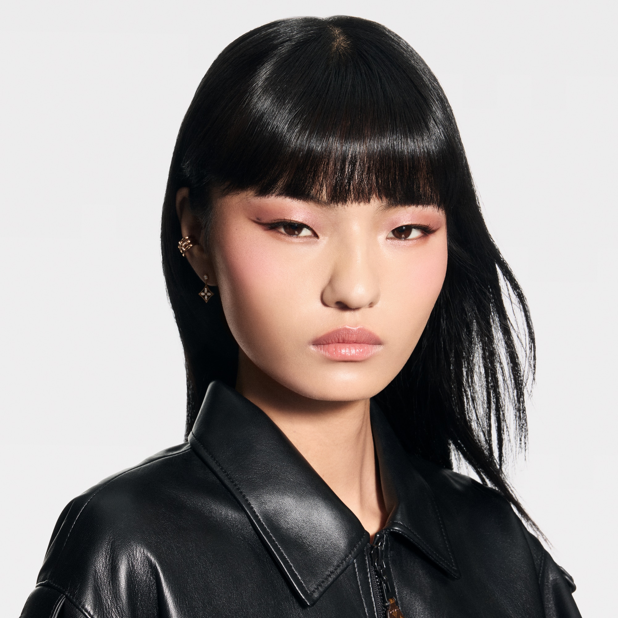  Eyes } LV Ombres - Eyeshadow Palette Refill | Louis Vuitton ® (Product zoom)