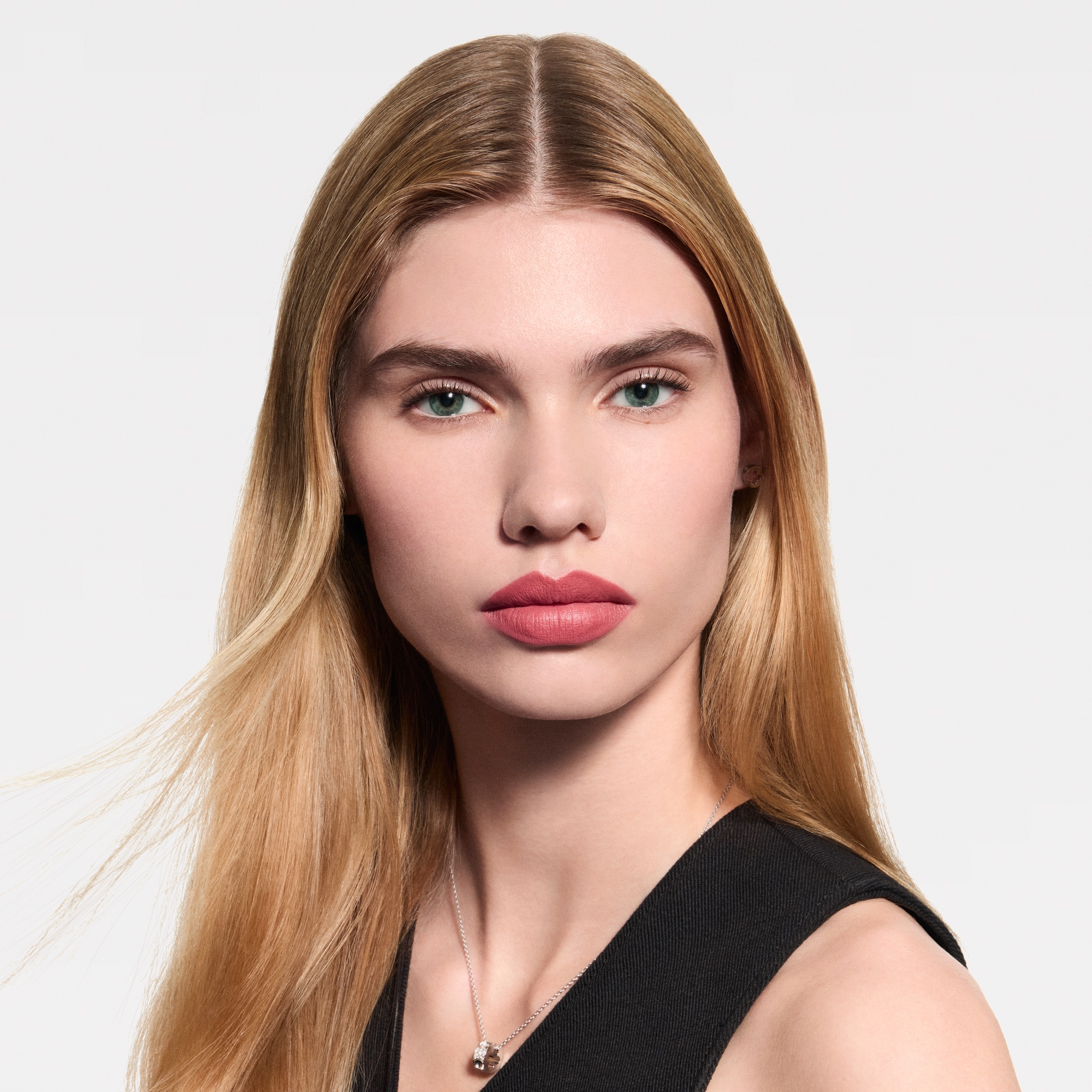  Lips } LV Rouge - Matte Lipstick | Louis Vuitton ® (Product zoom)