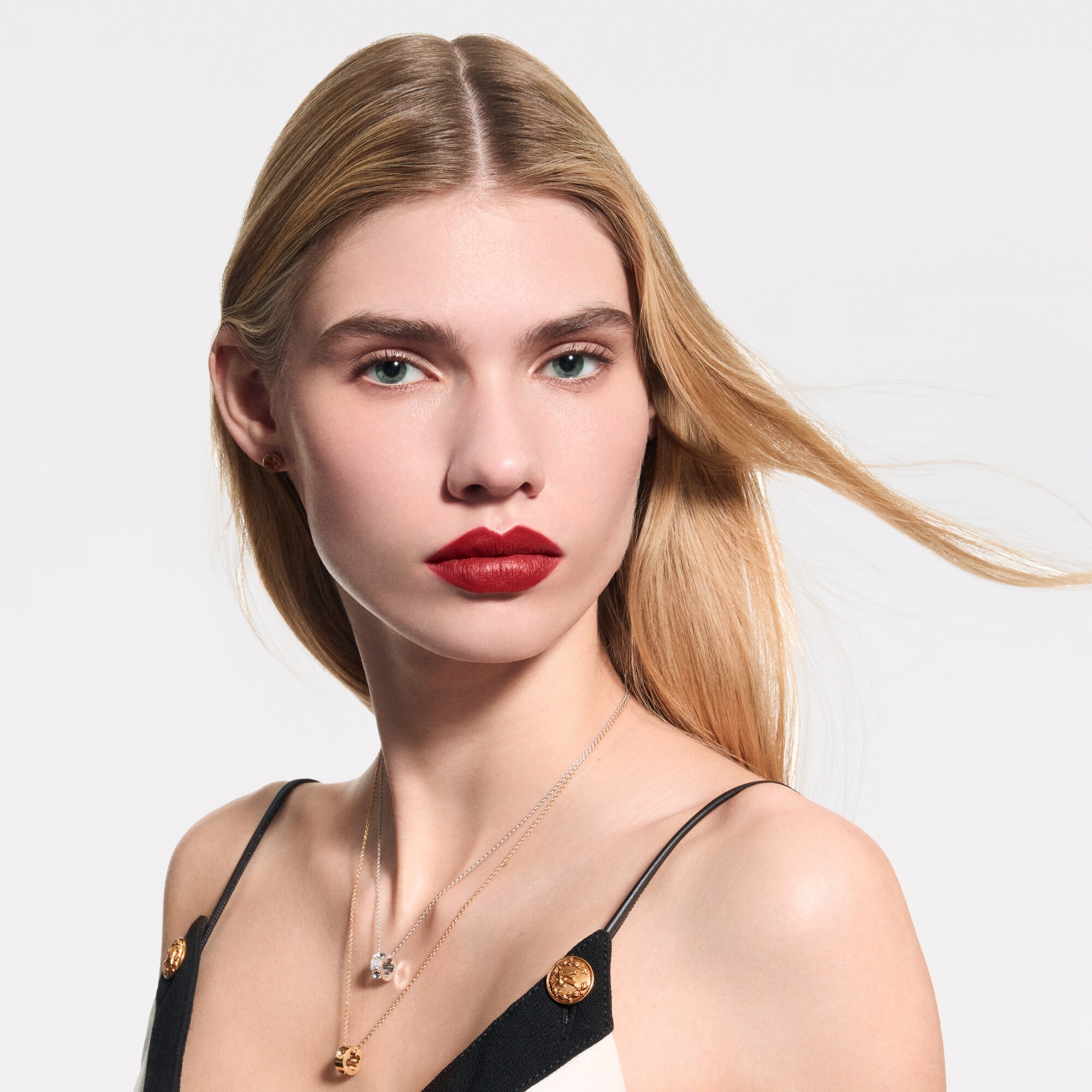  Lèvres } LV Rouge - Recharge de rouge à lèvres mat | Louis Vuitton ® (Zoom produit)