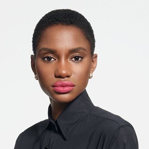 Lèvres } LV Rouge - Recharge de rouge à lèvres mat | Louis Vuitton ® (Zoom produit)