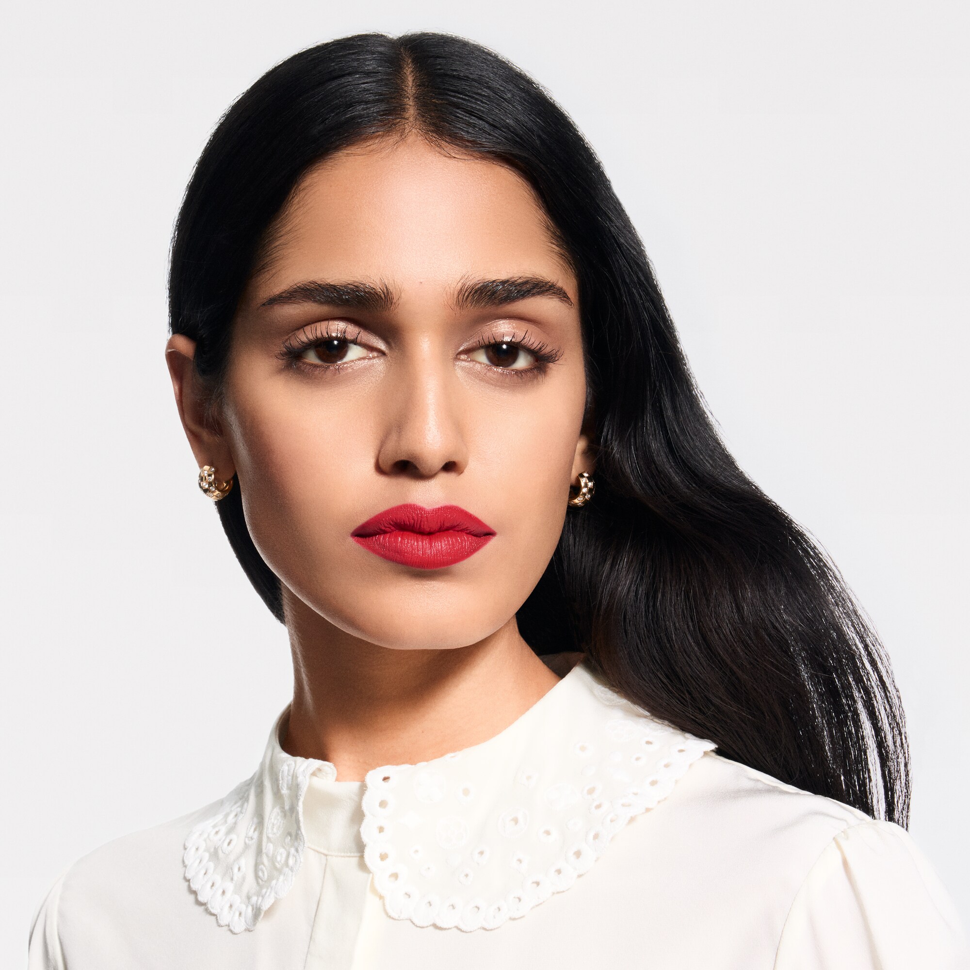  Lèvres } LV Rouge - Recharge de rouge à lèvres mat | Louis Vuitton ® (Zoom produit)