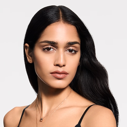 Lèvres } LV Rouge - Recharge de rouge à lèvres satin | Louis Vuitton ® (Zoom produit)