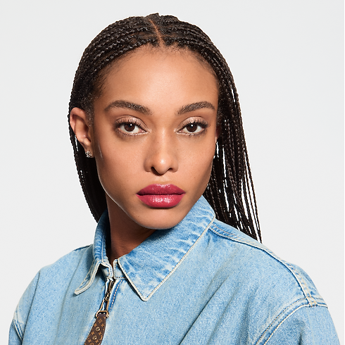 Lèvres } LV Rouge - Recharge de rouge à lèvres satin | Louis Vuitton ® (Zoom produit)