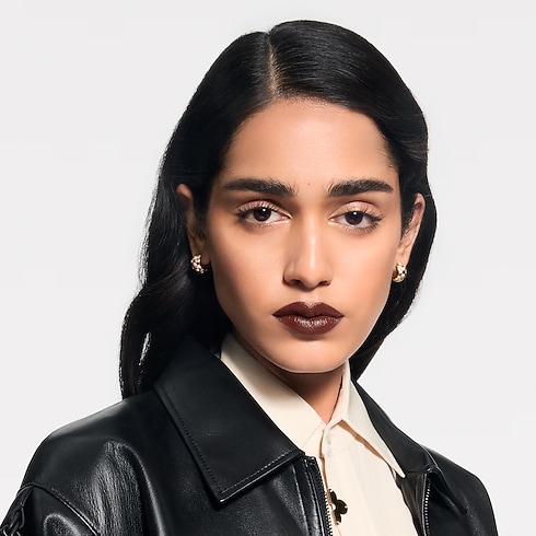 Lèvres } LV Rouge - Recharge de rouge à lèvres satin | Louis Vuitton ® (Zoom produit)