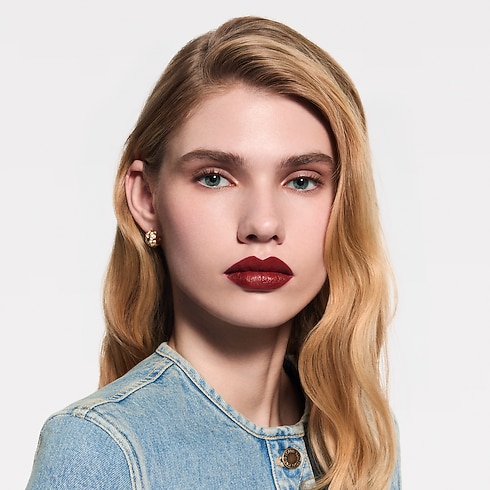 Lèvres } LV Rouge - Rouge à lèvres satin | Louis Vuitton ® (Zoom produit)