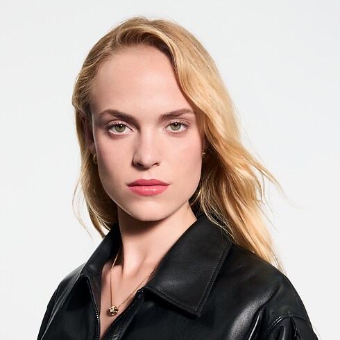 Lèvres } LV Rouge - Rouge à lèvres satin | Louis Vuitton ® (Zoom produit)