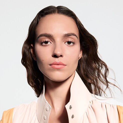 Lèvres } LV Rouge - Rouge à lèvres satin | Louis Vuitton ® (Zoom produit)