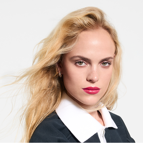 Lèvres } LV Rouge - Rouge à lèvres satin | Louis Vuitton ® (Zoom produit)